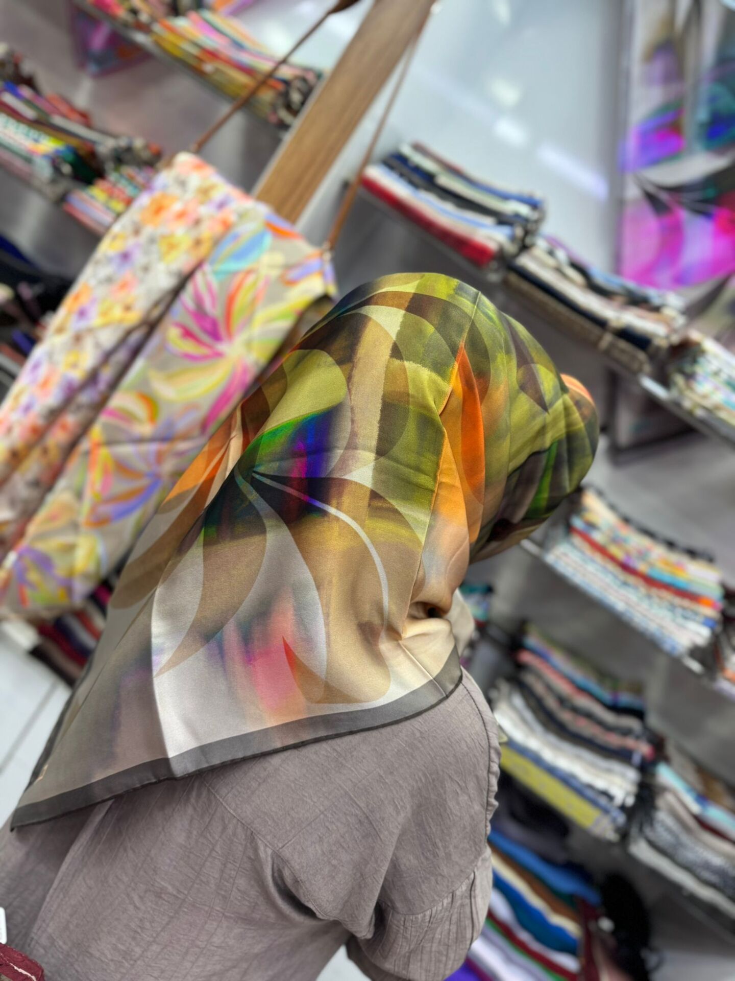 Aker İpek Eşarp - 2025 İlkbahar-Yaz - 9043701-331 - Sura