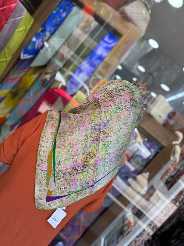 Aker İpek Eşarp - 2025 İlkbahar-Yaz - 8973701-351 - Sura