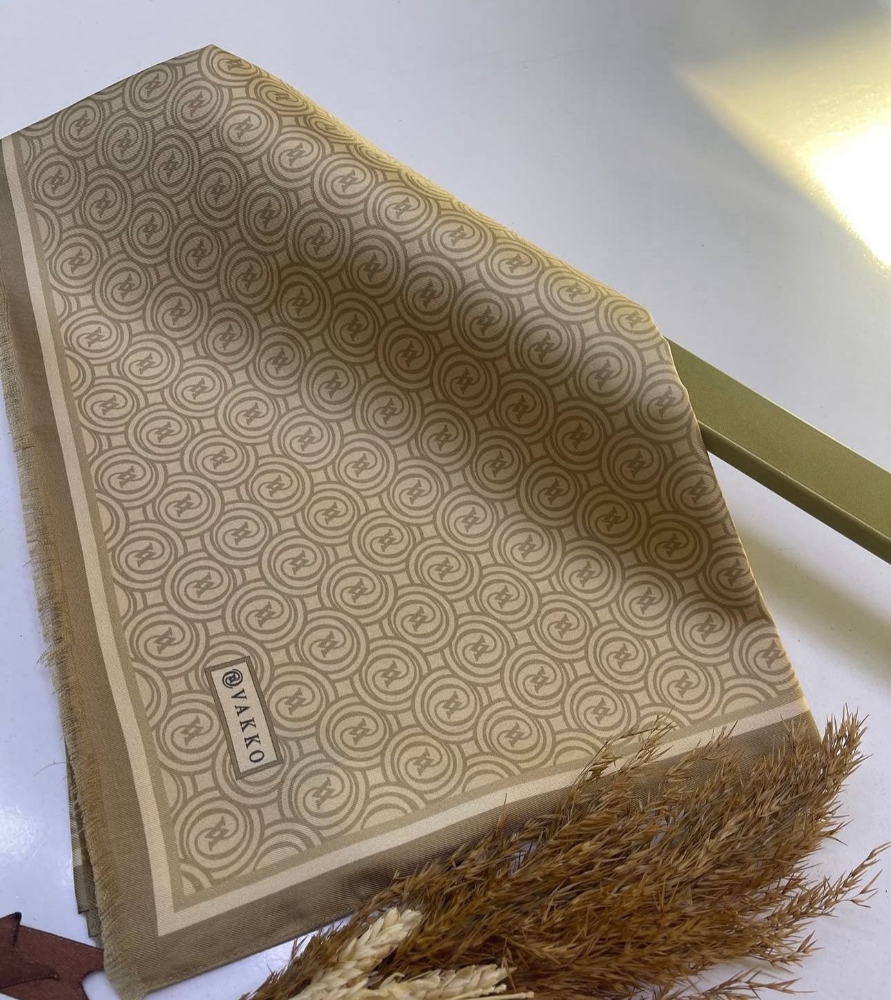 Vakko Tivil İpek Şal Gold