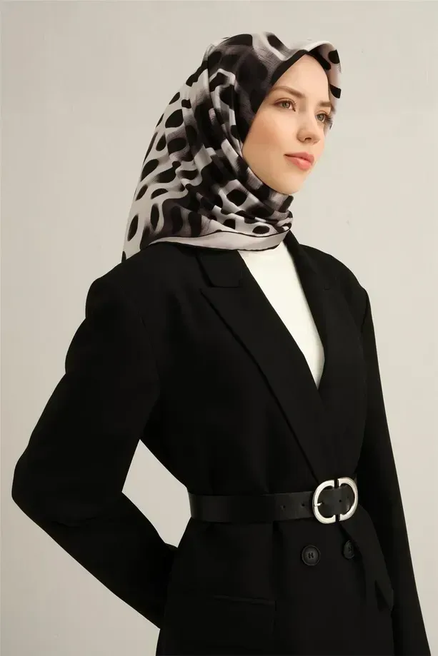 Armine İpek Eşarp 2025 İlkbahar-Yaz - 9320D-32 - Sura