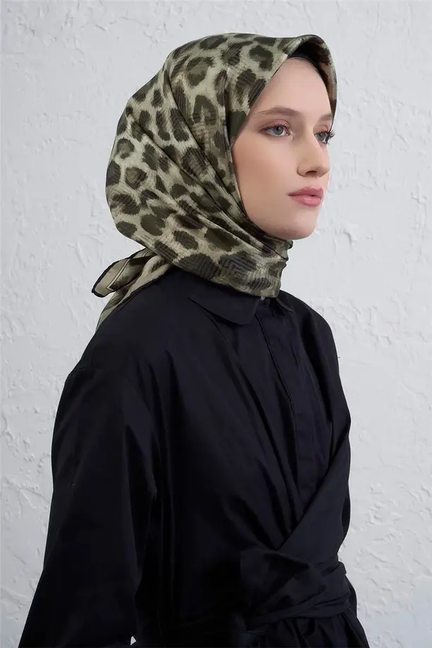 Armine İpek Eşarp 2025/2026 Sonbahar Kış - 9425D-32 - Tivil - Leopar Desen