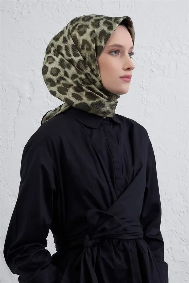 Armine İpek Eşarp 2025/2026 Sonbahar Kış - 9425D-32 - Tivil - Leopar Desen