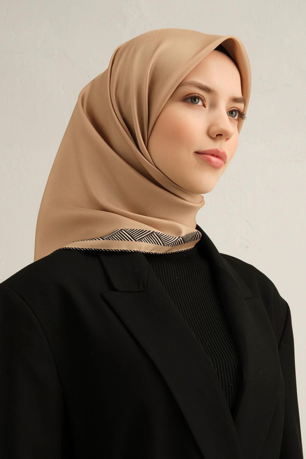 Armine İpek Eşarp 2025 İlkbahar-Yaz - 9357D-34 - Tivil