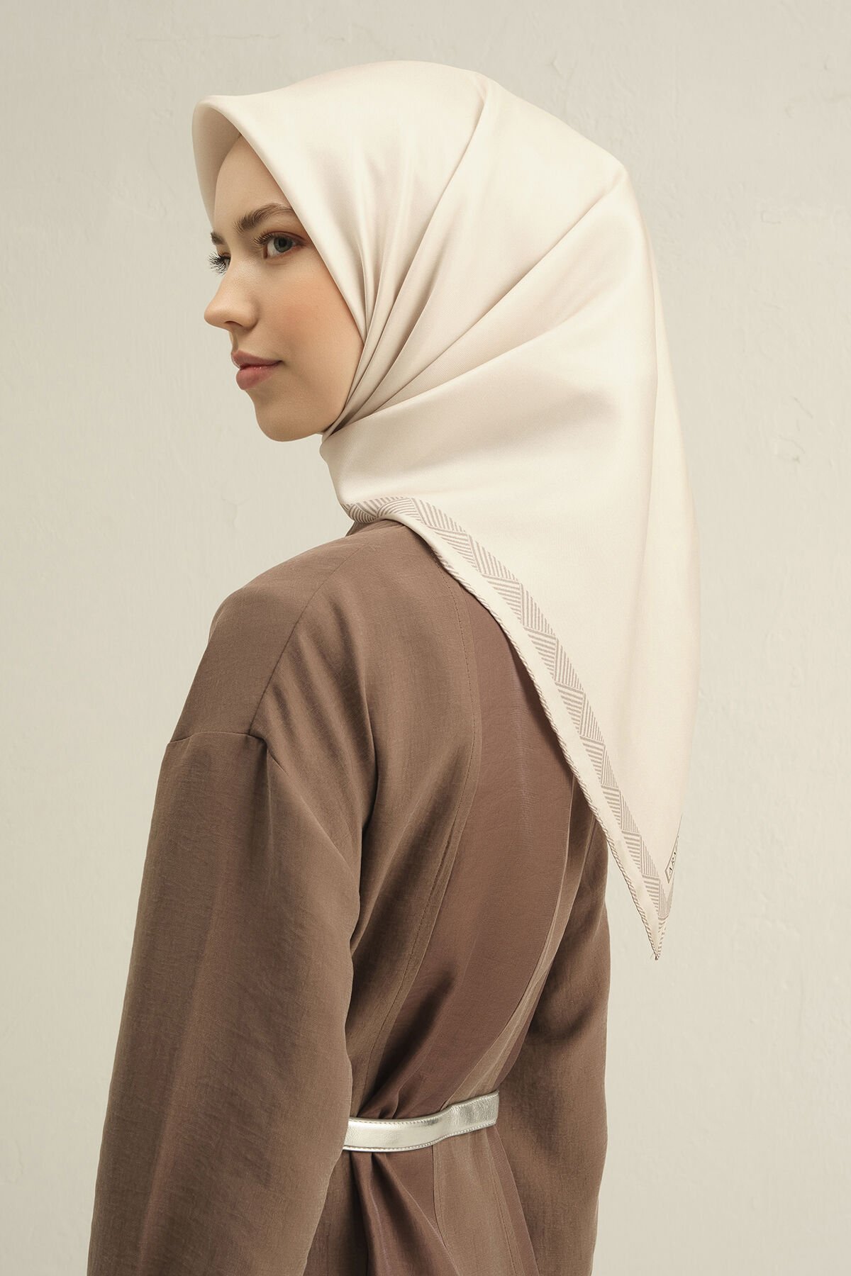Armine İpek Eşarp 2025 İlkbahar-Yaz - 9357D-85- Tivil Taş Rengi
