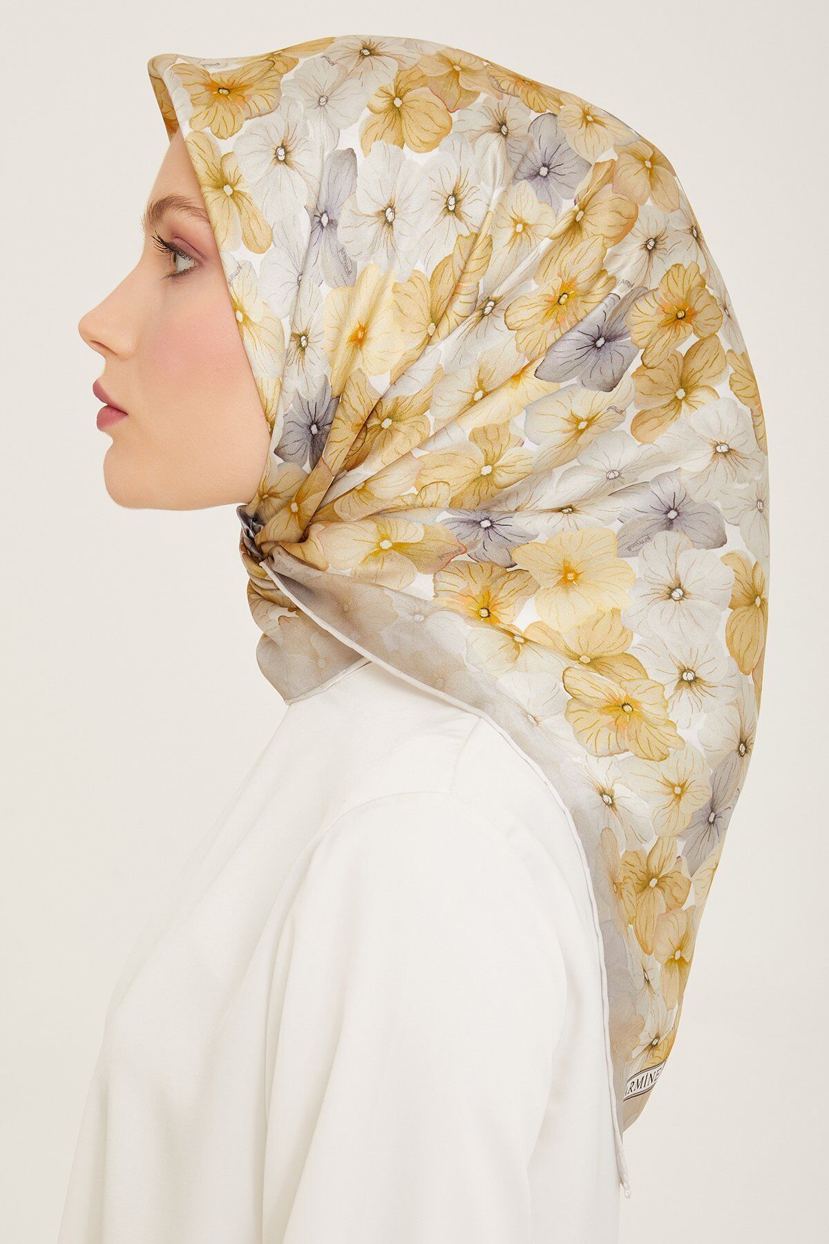 Armine İpek Eşarp 2024 İlkbahar-Yaz - 9108D-34 - Sura