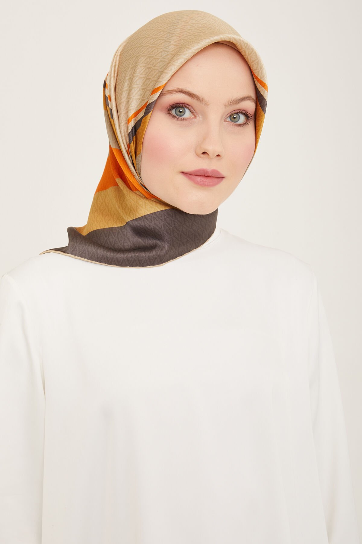 Armine İpek Eşarp 2024 İlkbahar-Yaz - 9111D-83 - Tivil